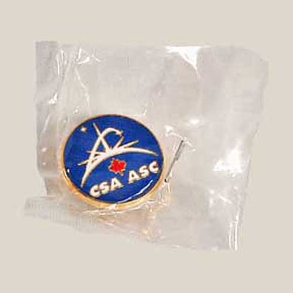 CANADIAN SPACE AGENCY LAPEL PIN, NEW IN ORIGINAL BAG, 1992 OFFICIAL FULL COLOUR